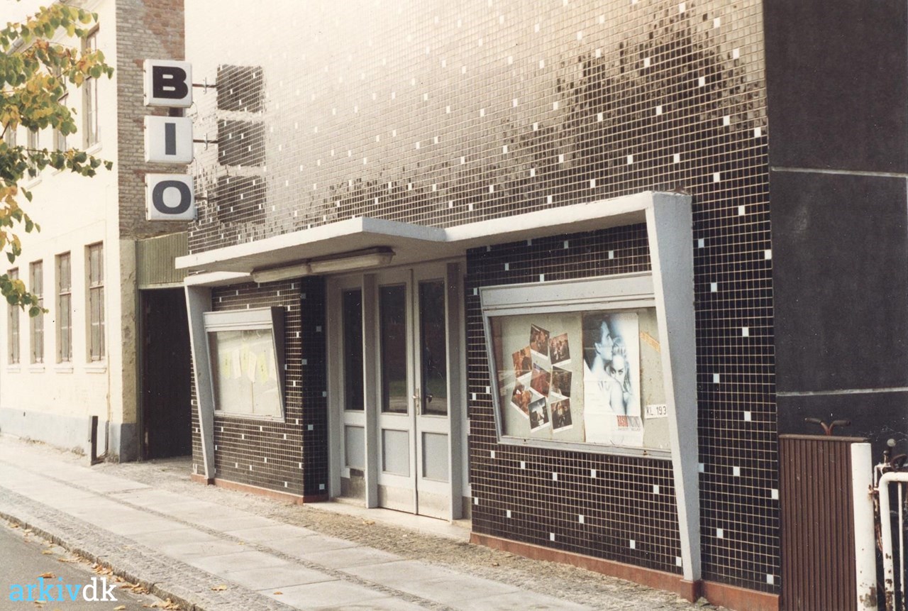 44Bf6a7e98144bc3a46bf2451ffde193